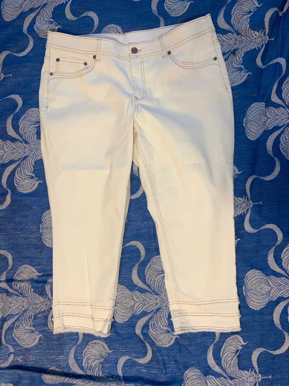 CREAM CROPPED JEANS PETITE Double Frayed Hem Christopher & Banks Like New
